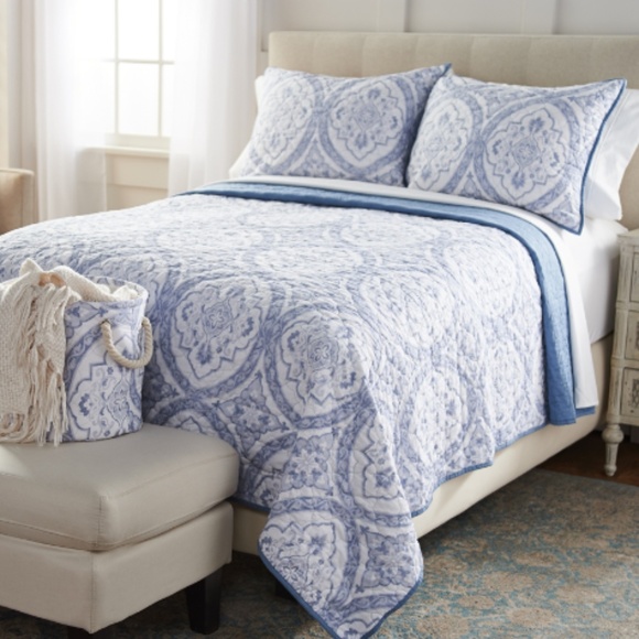 Casa ZetaJones Bedding Reversible Quilt W Sham Storage Bin King